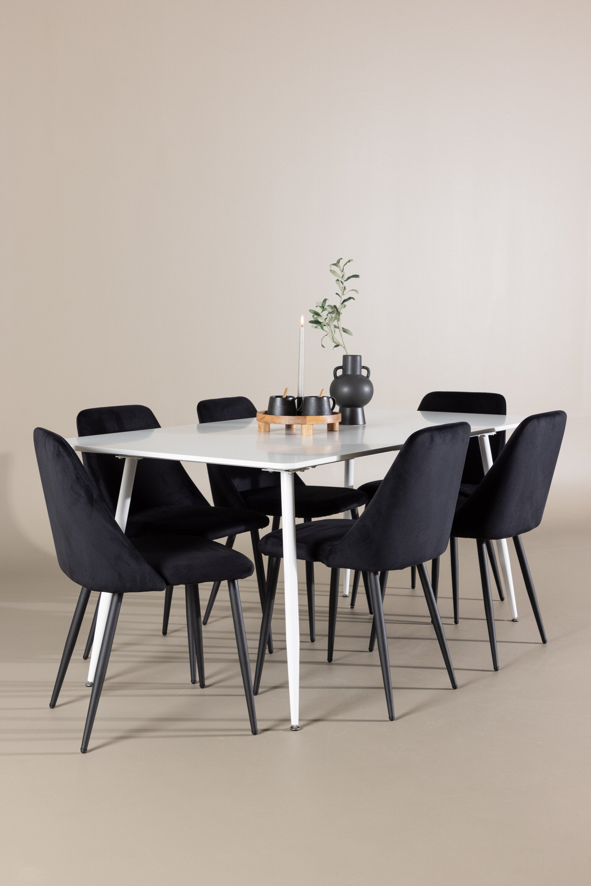 Silar Esszimmertisch mit Night Stühlen in  präsentiert im Onlineshop von KAQTU Design AG. Esszimmerset ist von Venture Home