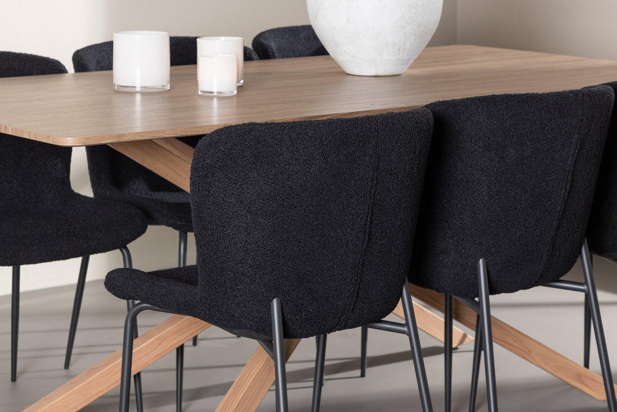 Piazza Esstisch mit Modesto Stühlen in Schwarz präsentiert im Onlineshop von KAQTU Design AG. Esszimmerset ist von Venture Home