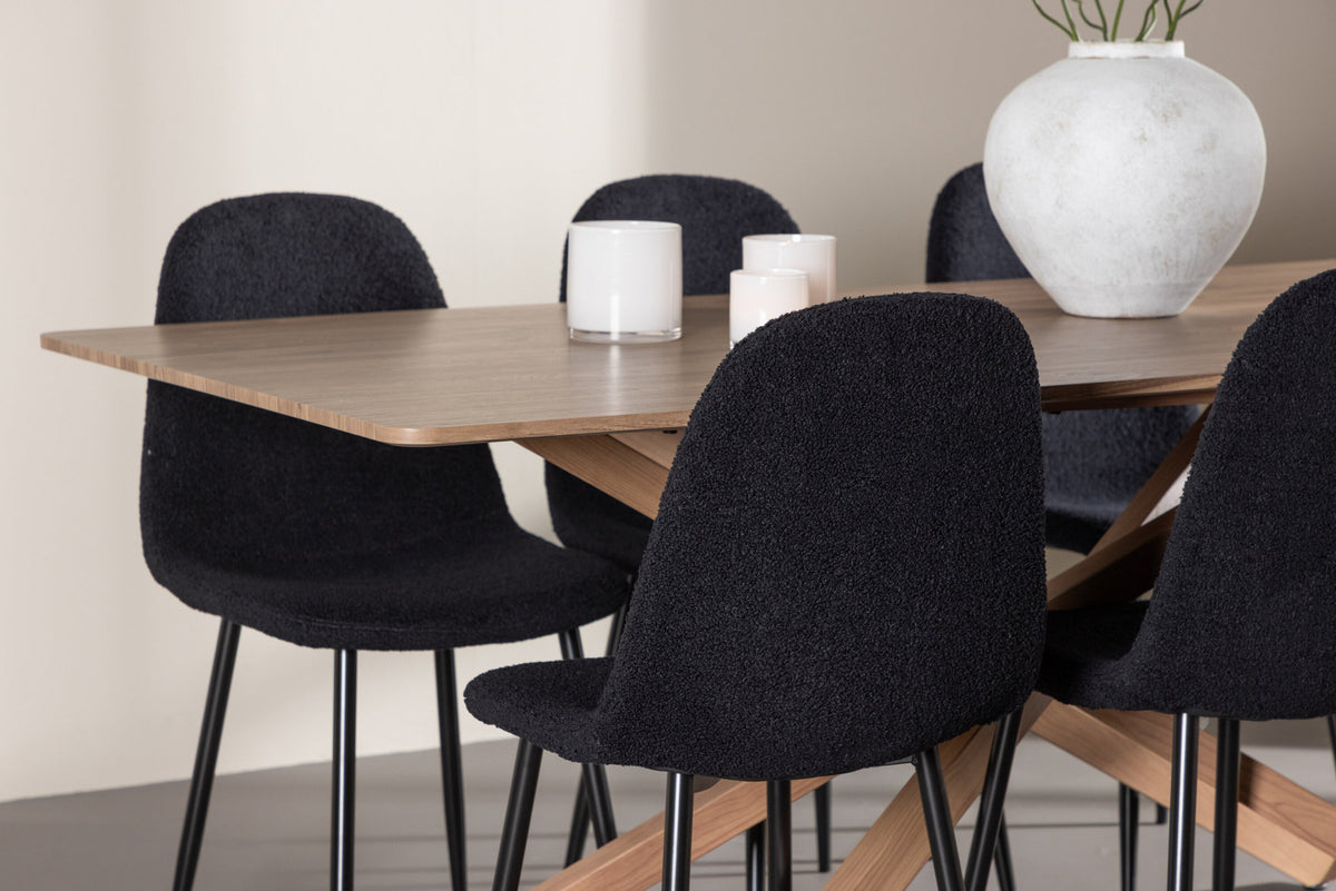 Piazza Esstisch mit Polar Stühlen in Schwarz präsentiert im Onlineshop von KAQTU Design AG. Esszimmerset ist von Venture Home