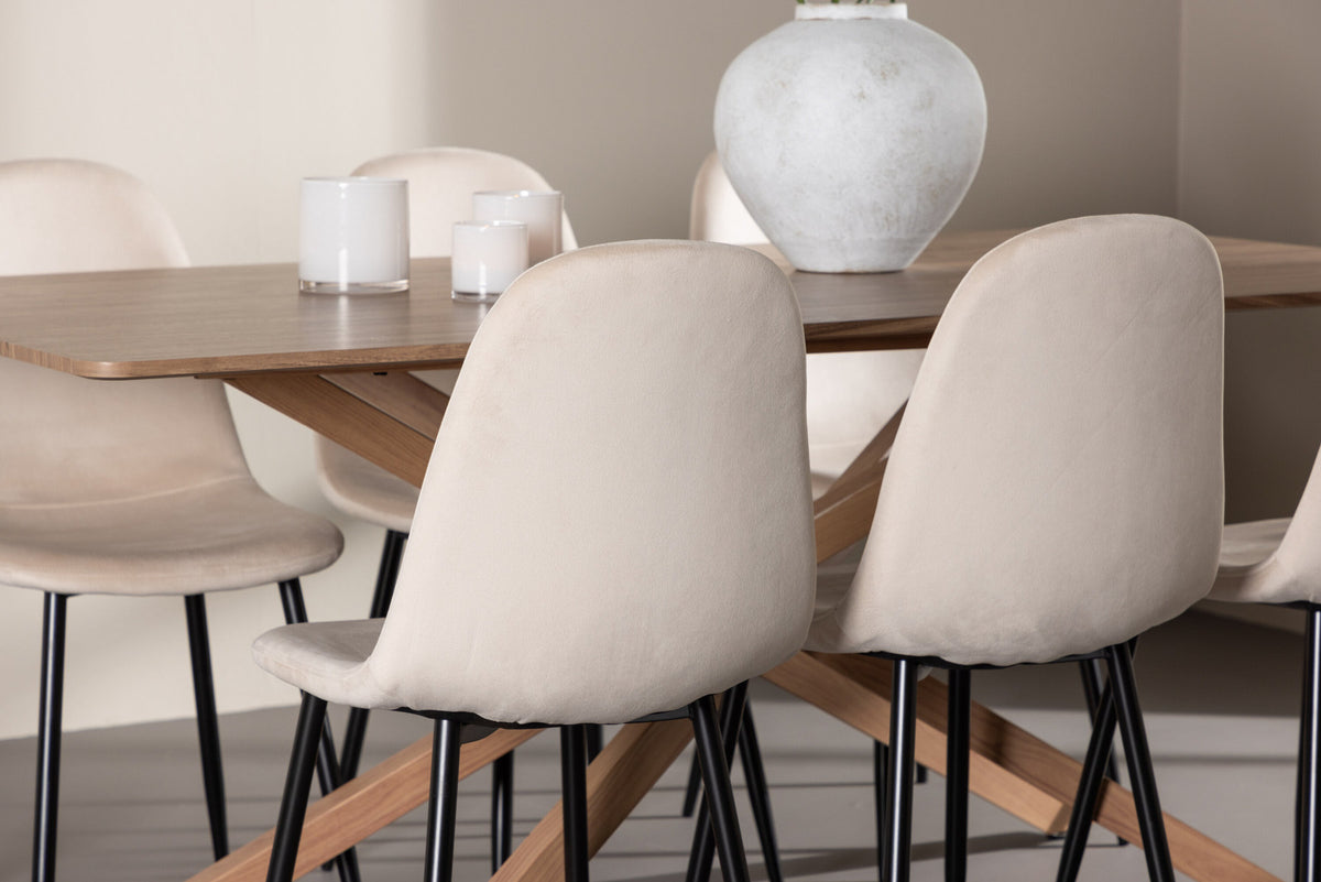 Piazza Esstisch mit Polar Stühlen in Beige präsentiert im Onlineshop von KAQTU Design AG. Esszimmerset ist von Venture Home