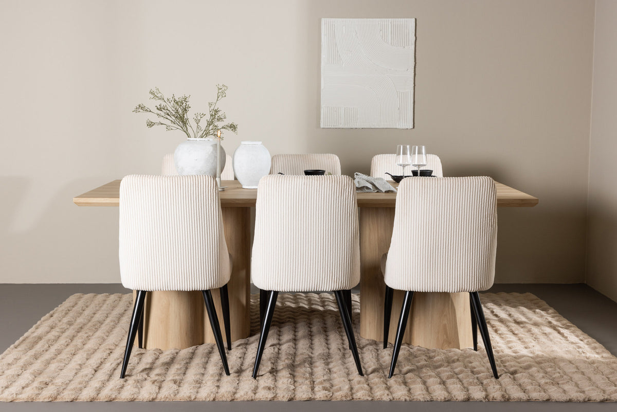 Olivia Esstisch mit Leone Stühlen in Beige präsentiert im Onlineshop von KAQTU Design AG. Esszimmerset ist von Venture Home