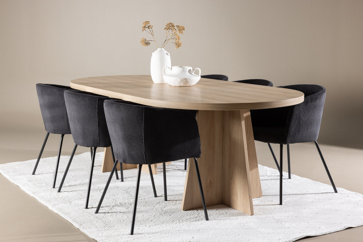 Bootcut-Esszimmertisch mit Berit-Stühlen in Schwarz präsentiert im Onlineshop von KAQTU Design AG. Esszimmerset ist von Venture Home