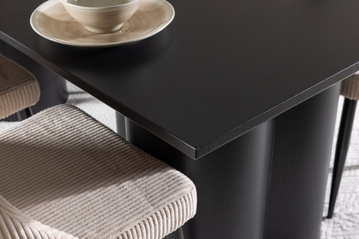 Olivia Esstisch mit Leone Stühlen in Beige präsentiert im Onlineshop von KAQTU Design AG. Esszimmerset ist von Venture Home