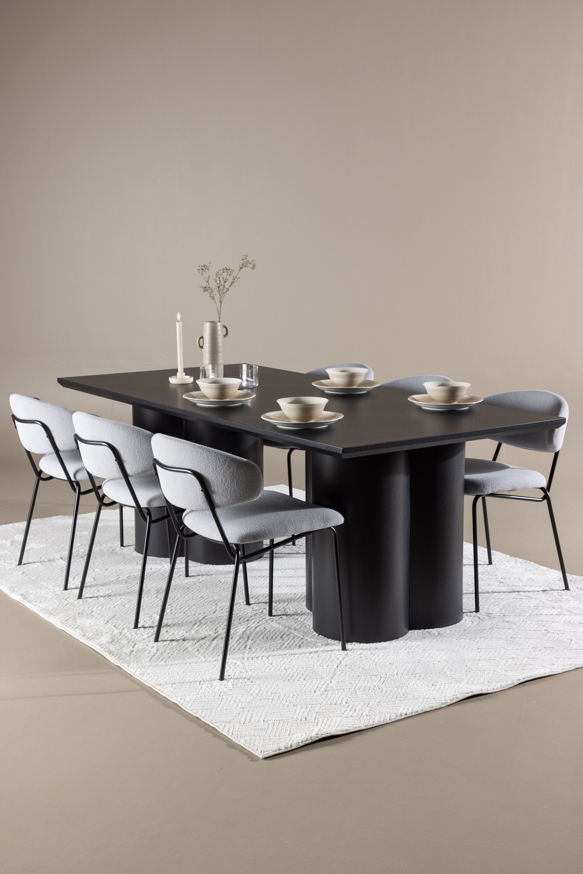 Esstisch Olivia mit Stühlen Chico in  präsentiert im Onlineshop von KAQTU Design AG. Esszimmerset ist von Venture Home