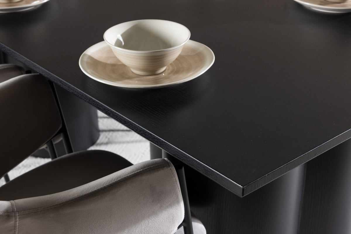 Olivia Esstisch mit Evelina Stühlen in Grau präsentiert im Onlineshop von KAQTU Design AG. Esszimmerset ist von Venture Home