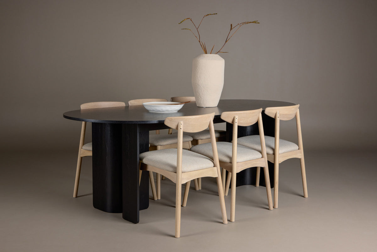 Tyresö Esstisch mit Ven Stühlen in Whitewash präsentiert im Onlineshop von KAQTU Design AG. Esszimmerset ist von Venture Home