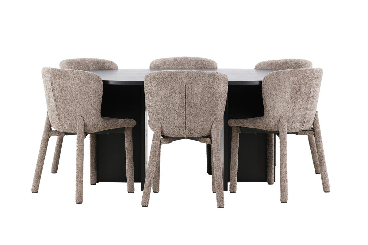 Esszimmerset von Venture Home: rechteckiger Esstisch mit schwarzer MDF-Platte und Stahlbeinen sowie zwei Stühle mit braunem Bouclé-Bezug.