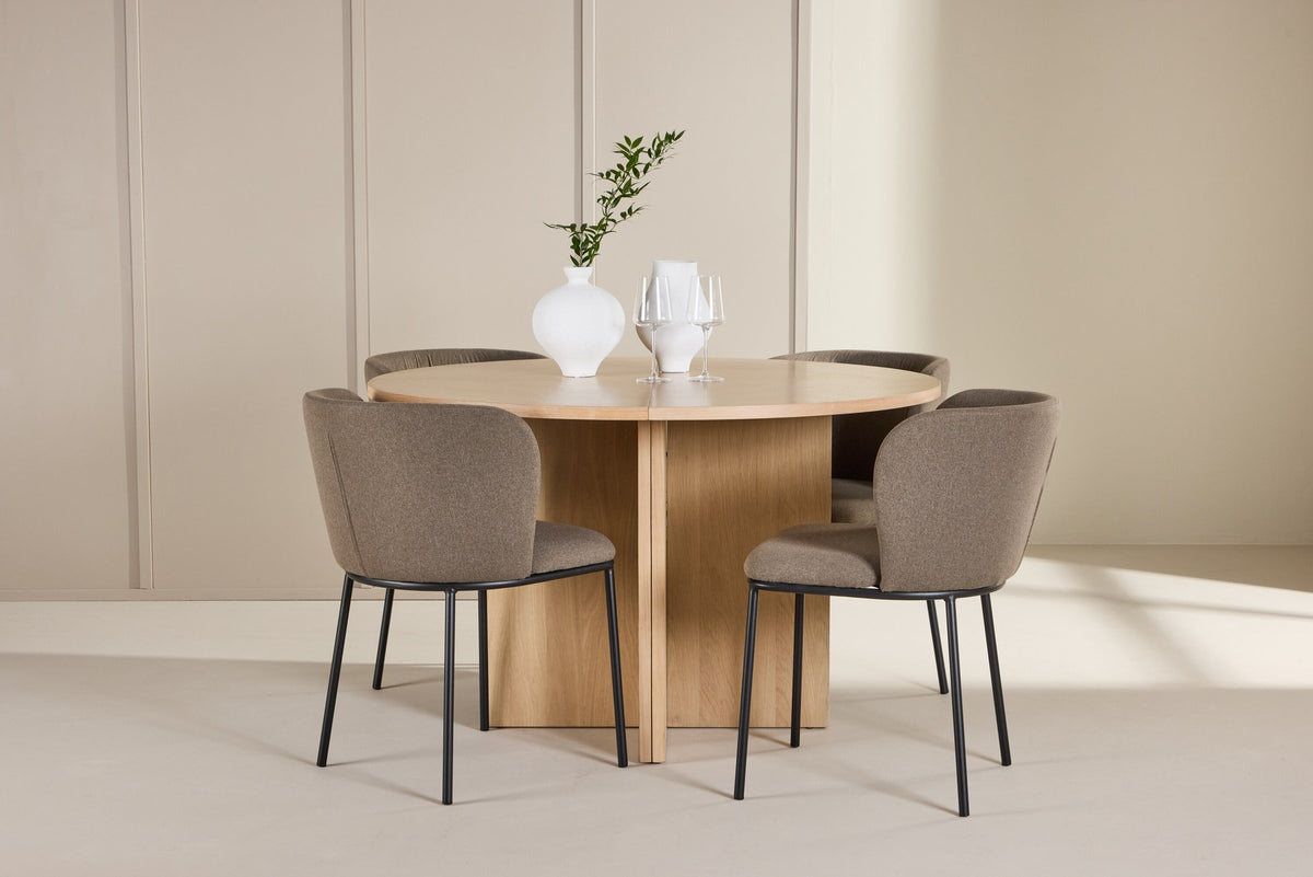 Schwarzer Esstisch Strada aus MDF mit sechs Edina Stühlen mit Samtbezug, ausziehbare Tischplatte, skandinavisches Design von Venture Home.