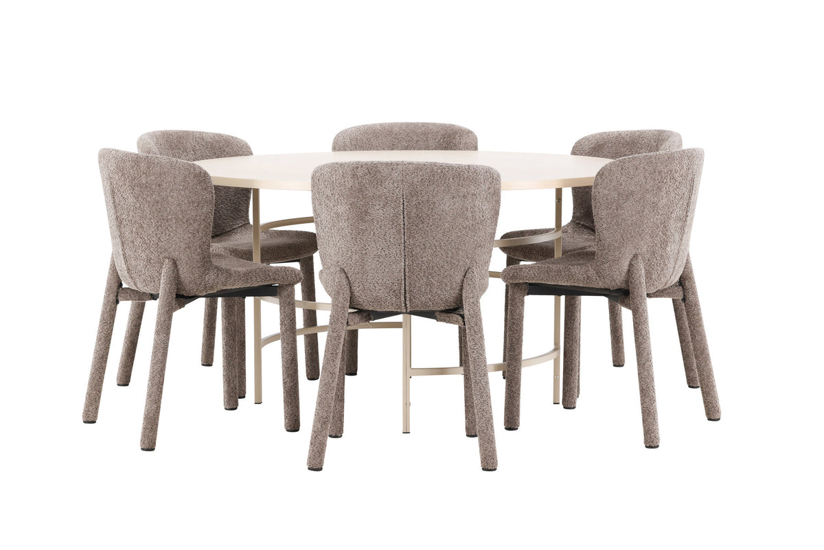 Rundes Esszimmerset: Esstisch ⌀140 cm mit Whitewash-Tischplatte aus MDF und Metall, dazu zwei braune Astoria-Esszimmerstühle von Venture Home.