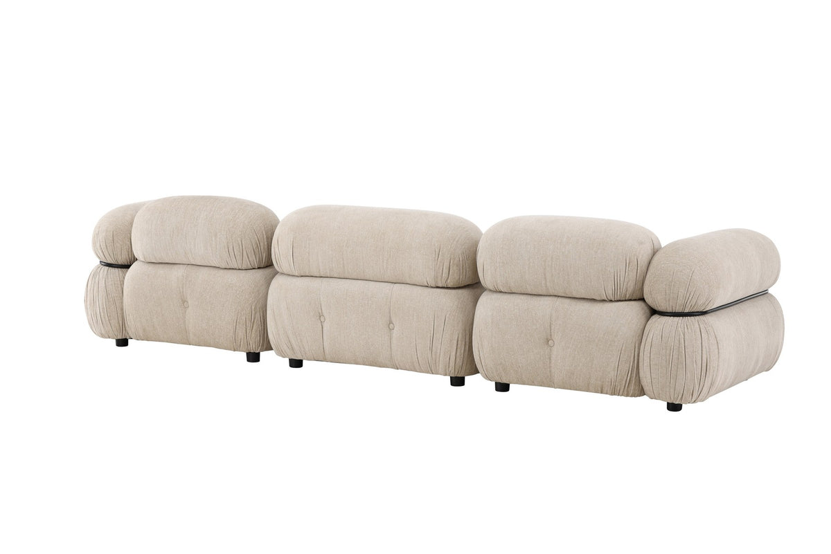 Beiges 3-Sitzer Sofa Mika von Venture Home mit Polyesterbezug, Schaumstofffüllung und schwarzen Kunststoffbeinen, moderne Form