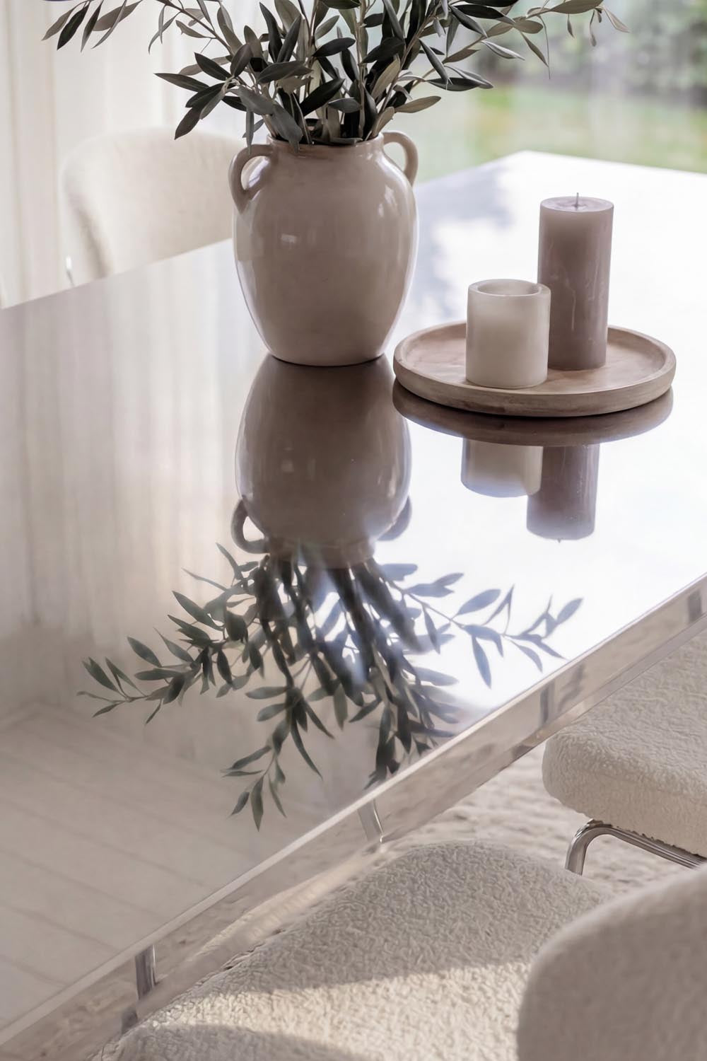 Cilo Dining Set mit Stühlen Chico in  präsentiert im Onlineshop von KAQTU Design AG. Esszimmerset ist von Venture Home
