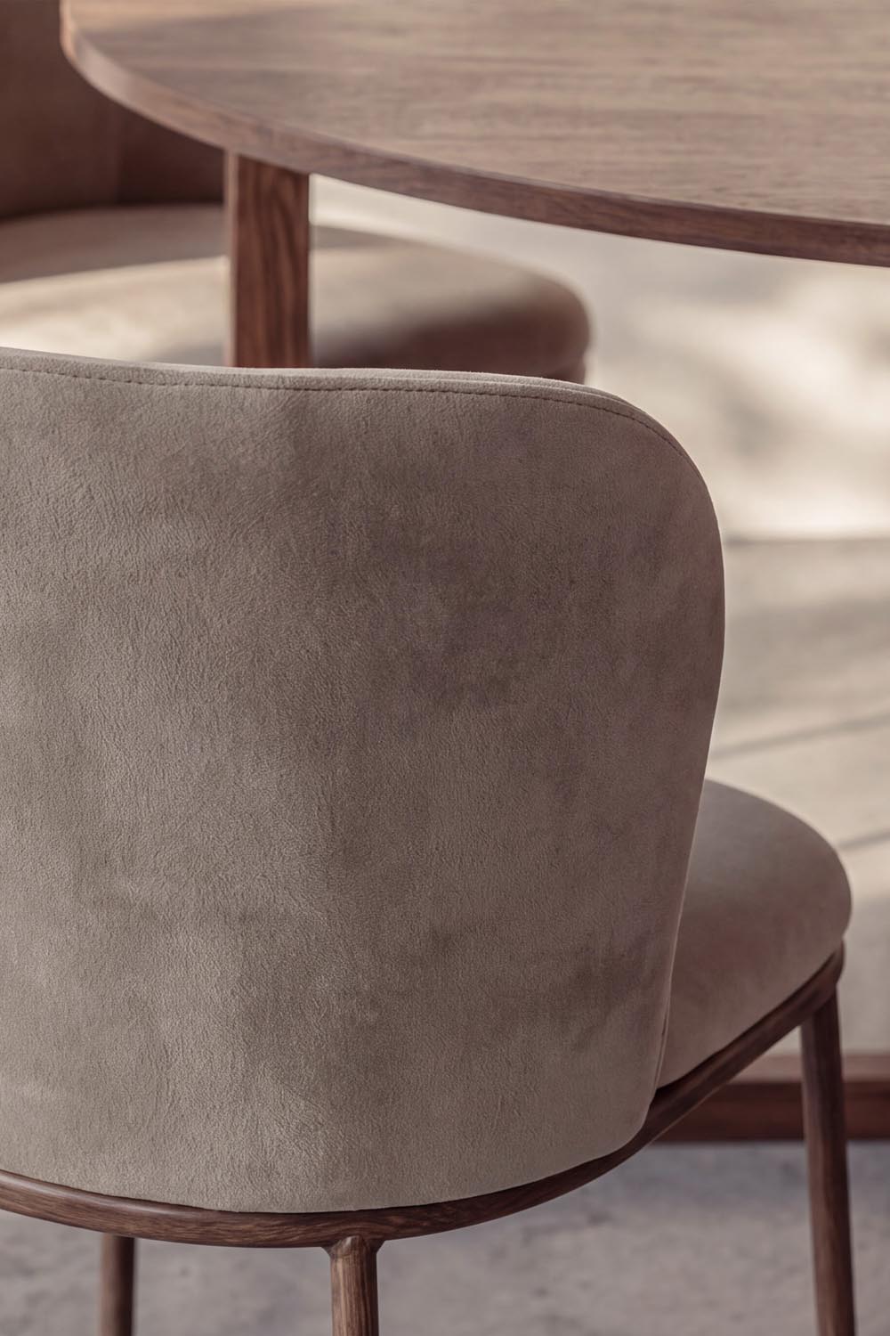 Durango Essgruppe mit Stühlen Edina in  präsentiert im Onlineshop von KAQTU Design AG. Bartischset ist von Venture Home