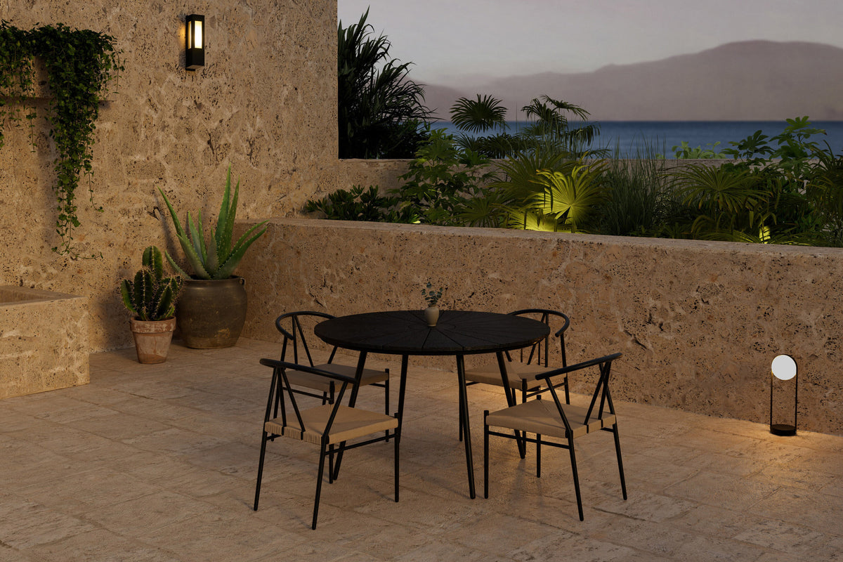 San Vito Esstisch mit Alfons Stühlen in Schwarz präsentiert im Onlineshop von KAQTU Design AG. Gartentischset ist von Venture Home