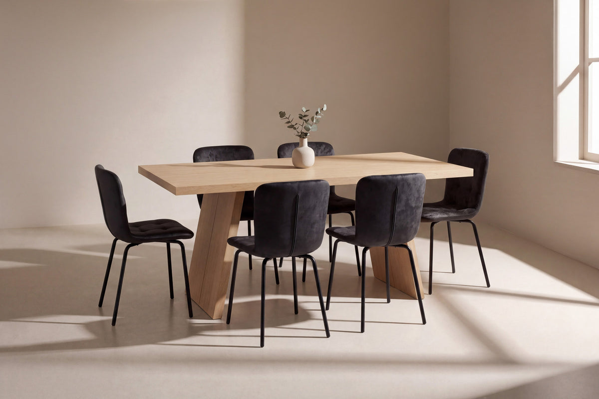 Logga Esstisch mit Stühlen von Punsch in Schwarz präsentiert im Onlineshop von KAQTU Design AG. Esszimmerset ist von Venture Home