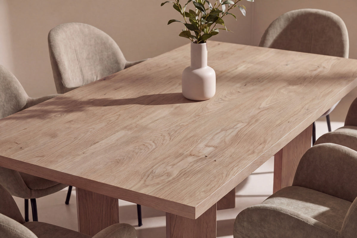 Lillehammer Esstisch mit Florensa-Stühlen in Braun präsentiert im Onlineshop von KAQTU Design AG. Esszimmerset ist von Venture Home
