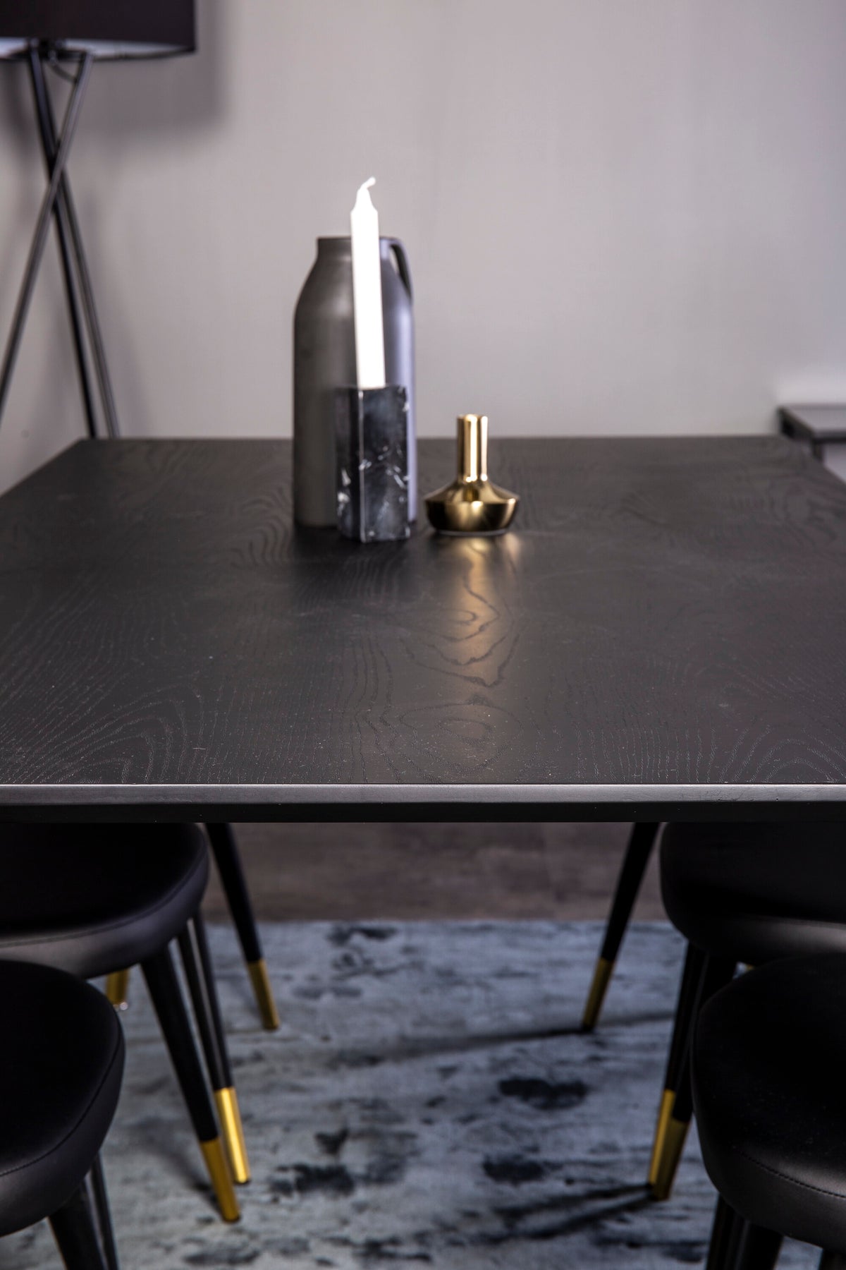 Dipp Esszimmerset + Velvet 180cm/6St. in Schwarz / Altrosa / Gold präsentiert im Onlineshop von KAQTU Design AG. Esszimmerset ist von Venture Home