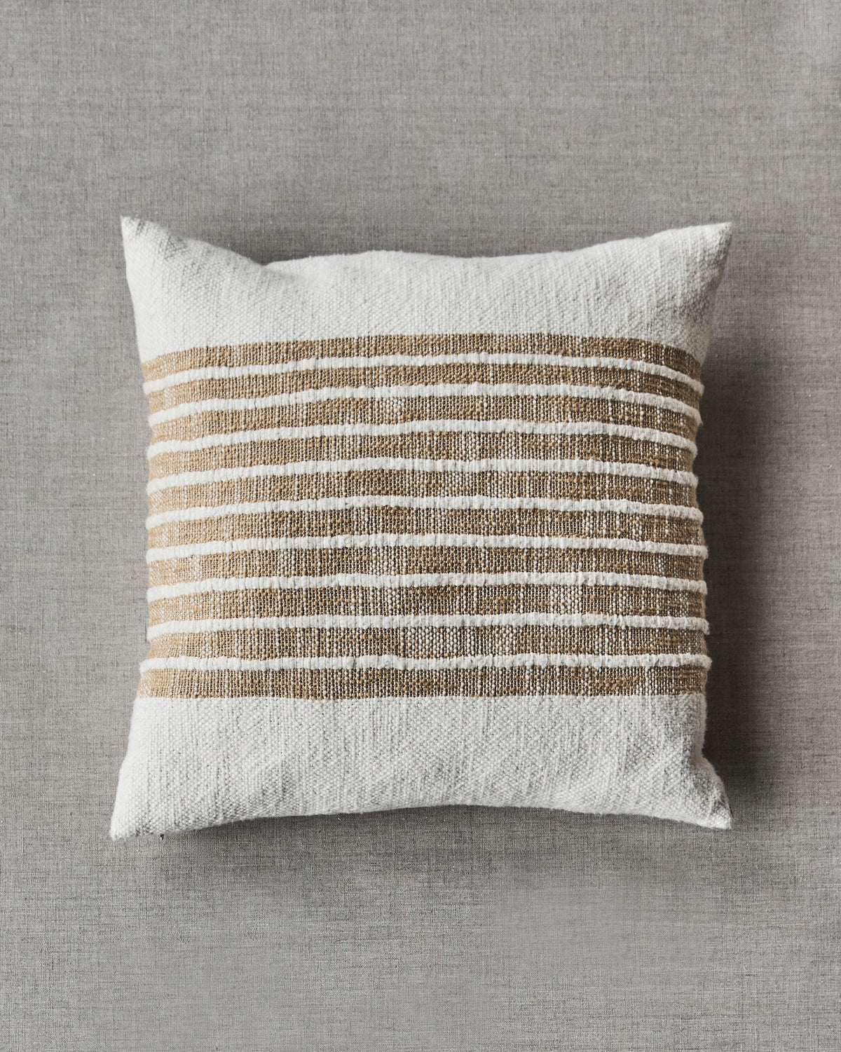 Kissenbezug, Yarn in Hellbraun präsentiert im Onlineshop von KAQTU Design AG. Deko Kissenbezug ist von House Doctor