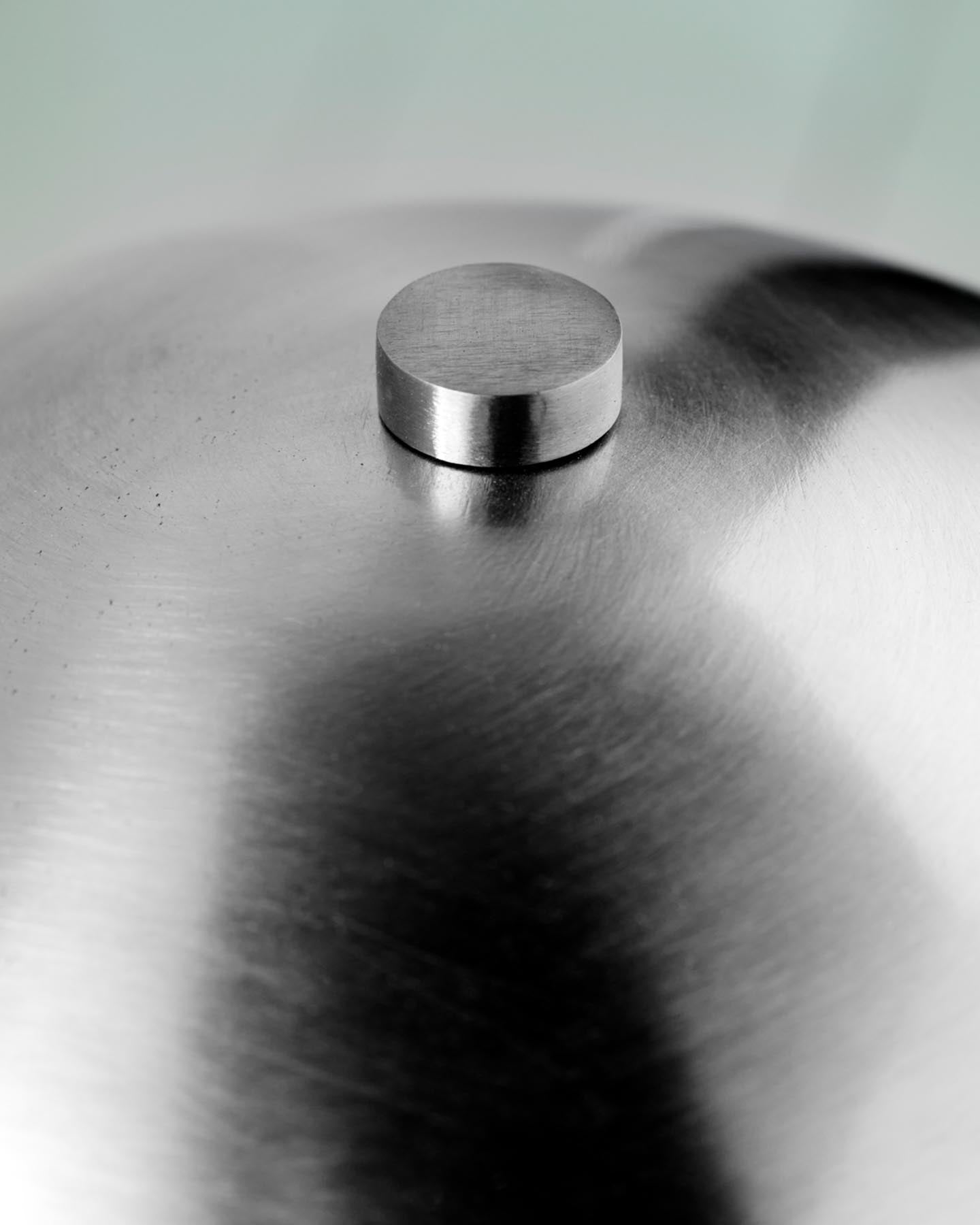 Tischleuchte, HDRoomie, Gebürstetes Silber-Finish in Gebürstetes Silber-Finish präsentiert im Onlineshop von KAQTU Design AG. Tischleuchte ist von House Doctor