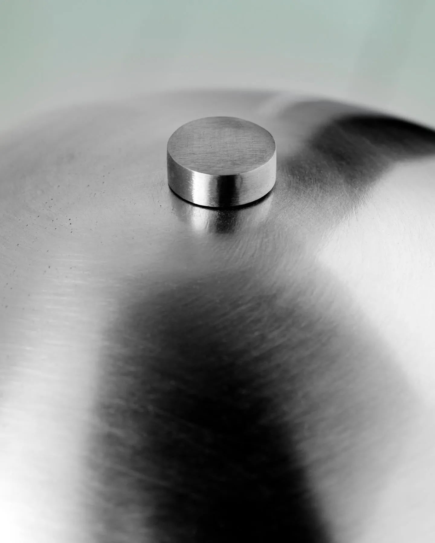 Tischleuchte, HDRoomie, Gebürstetes Silber-Finish in Gebürstetes Silber-Finish präsentiert im Onlineshop von KAQTU Design AG. Tischleuchte ist von House Doctor