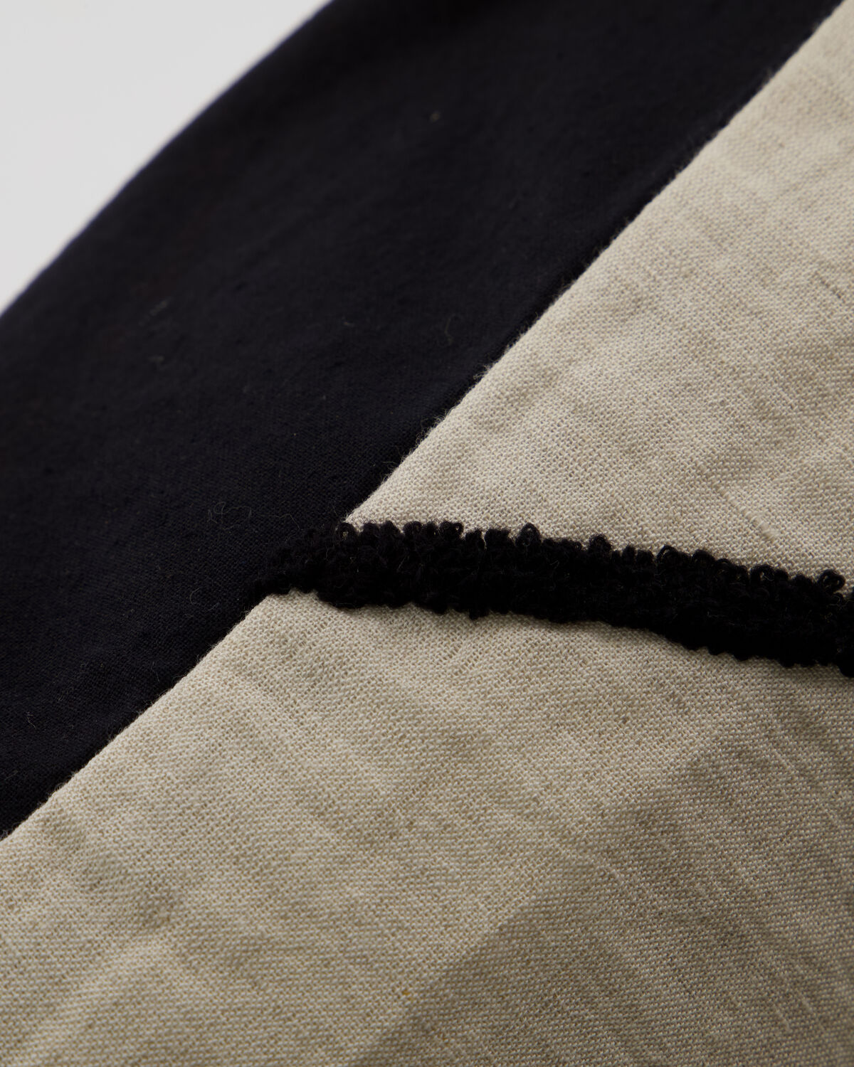 Kissenbezug, HDFly, Schwarz,Off-White in Schwarz, Off-White präsentiert im Onlineshop von KAQTU Design AG. Deko Kissenbezug ist von House Doctor