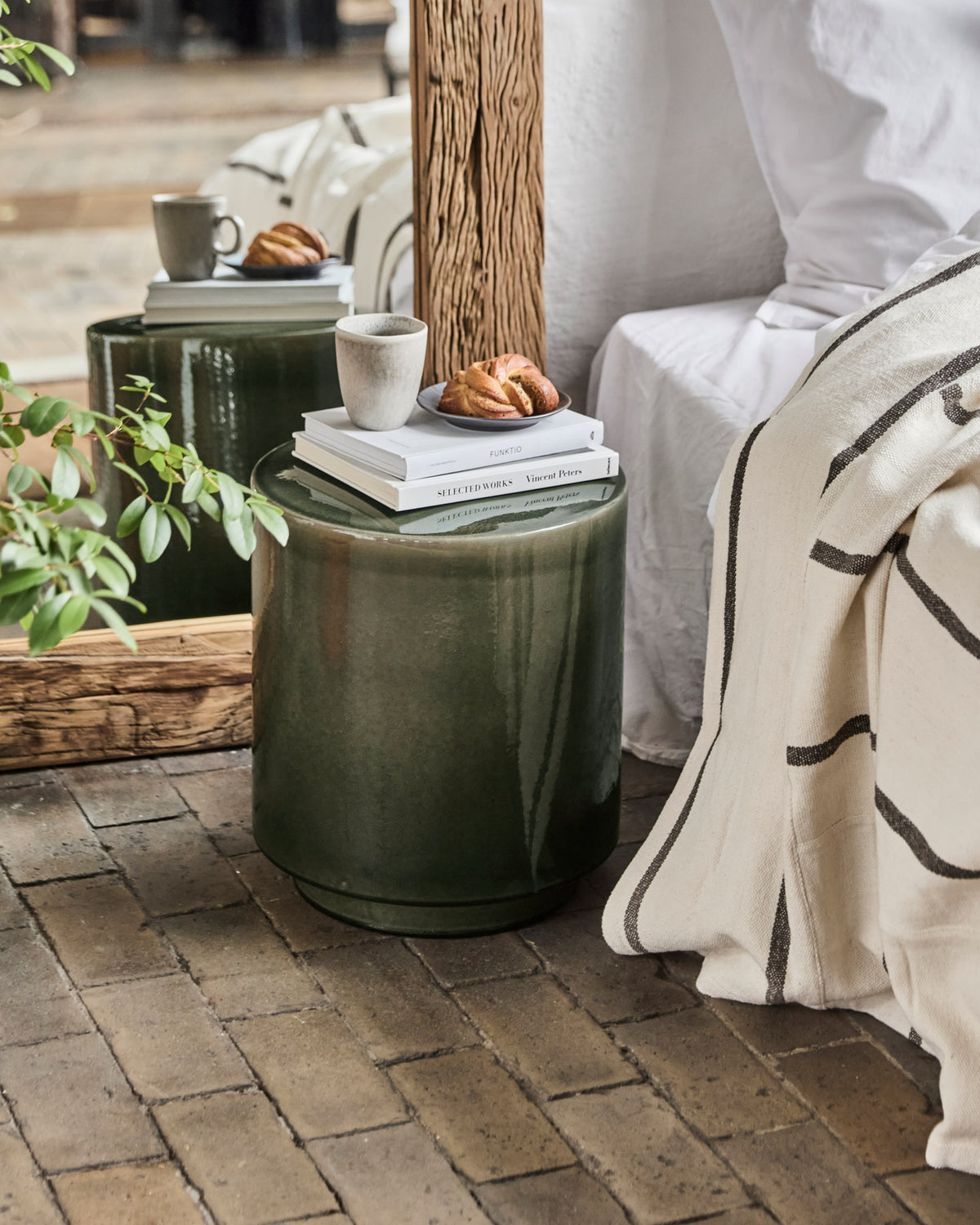 Beistelltisch, HDThea, Grau in Grau präsentiert im Onlineshop von KAQTU Design AG. Beistelltisch ist von House Doctor