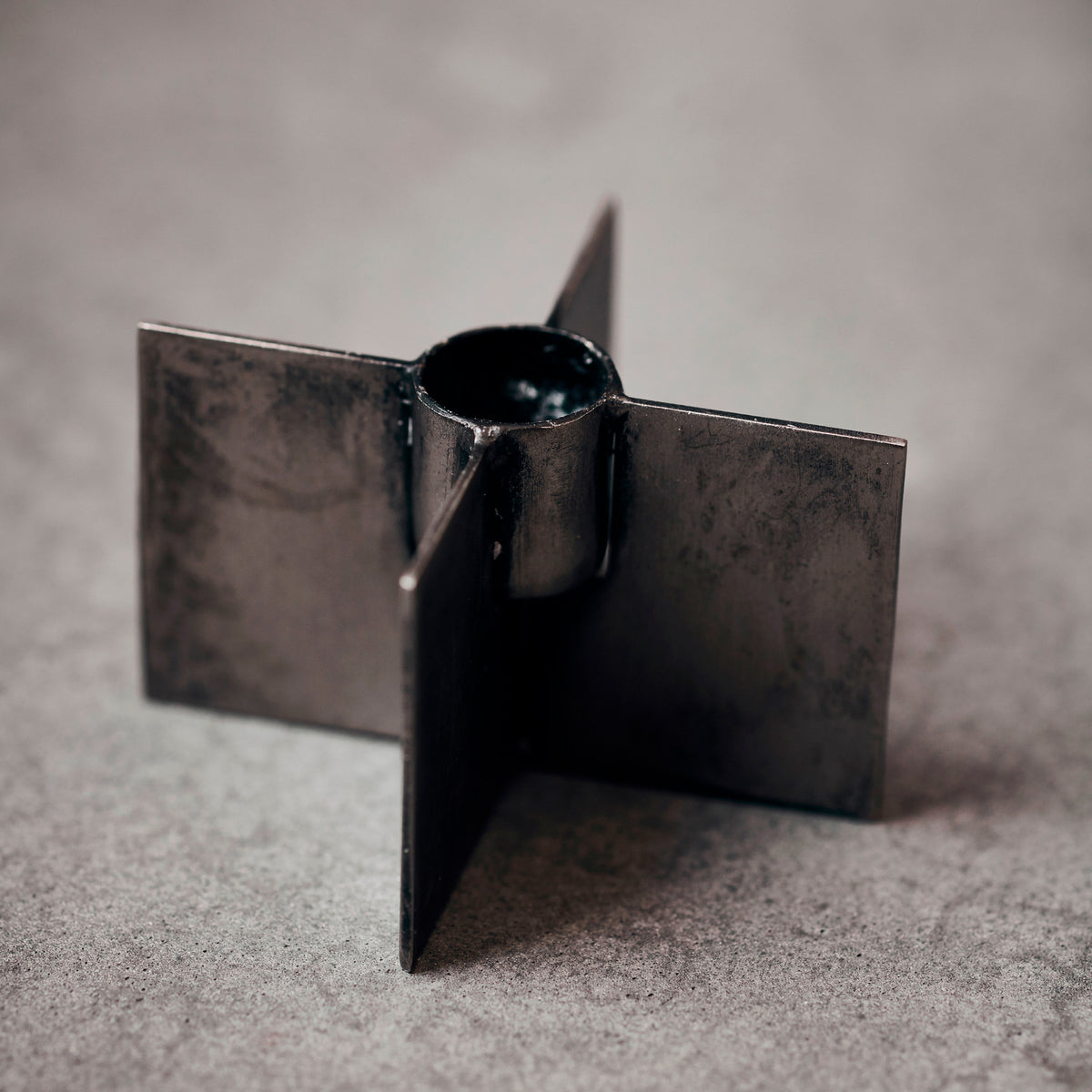 Kerzenständer, Wing, Rohes Eisen in Raw iron präsentiert im Onlineshop von KAQTU Design AG. Kerzenständer ist von House Doctor