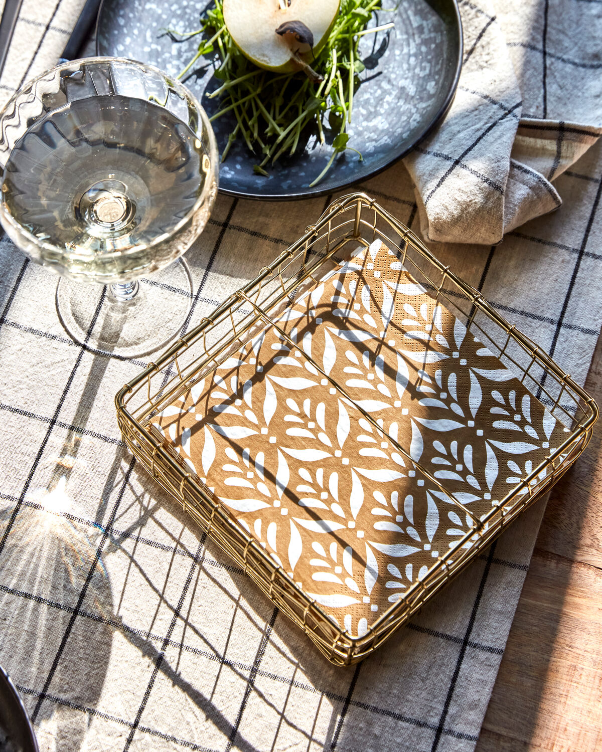 Napkin basket, HDBring, Gold in Gold präsentiert im Onlineshop von KAQTU Design AG. Schale ist von House Doctor
