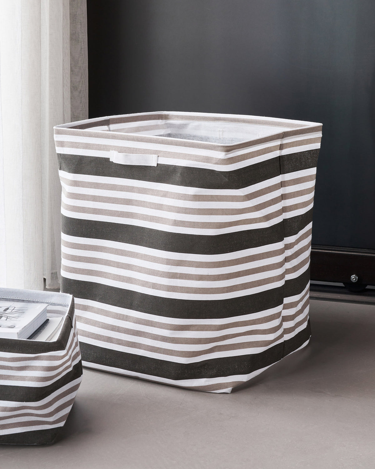 Aufbewahrungskorb, HDStore, Braune Streifen in Braune Streifen präsentiert im Onlineshop von KAQTU Design AG. Wäschekorb ist von House Doctor
