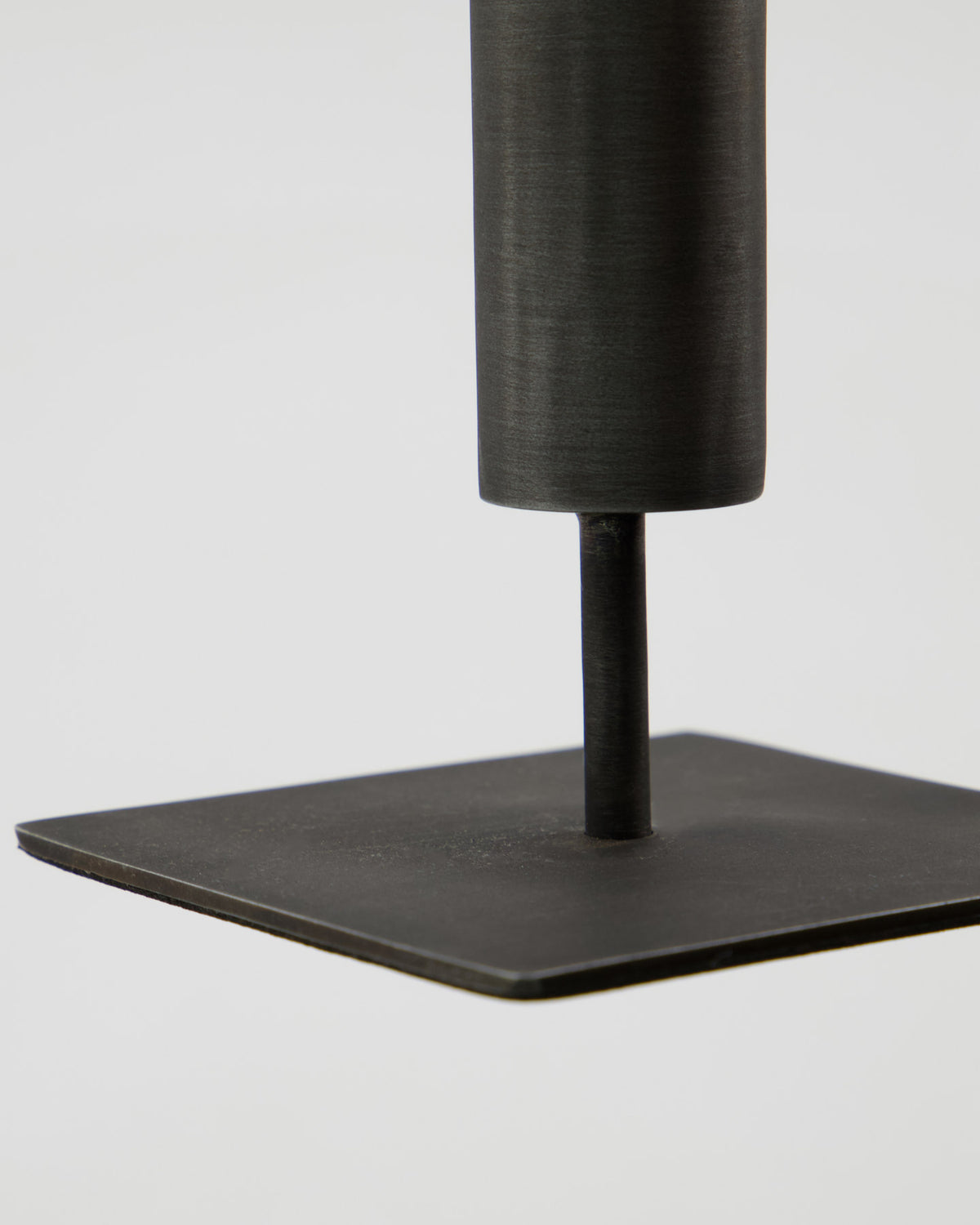 Kerzenständer, HDKolo, Schwarz in Schwarz präsentiert im Onlineshop von KAQTU Design AG. Kerzenständer ist von House Doctor