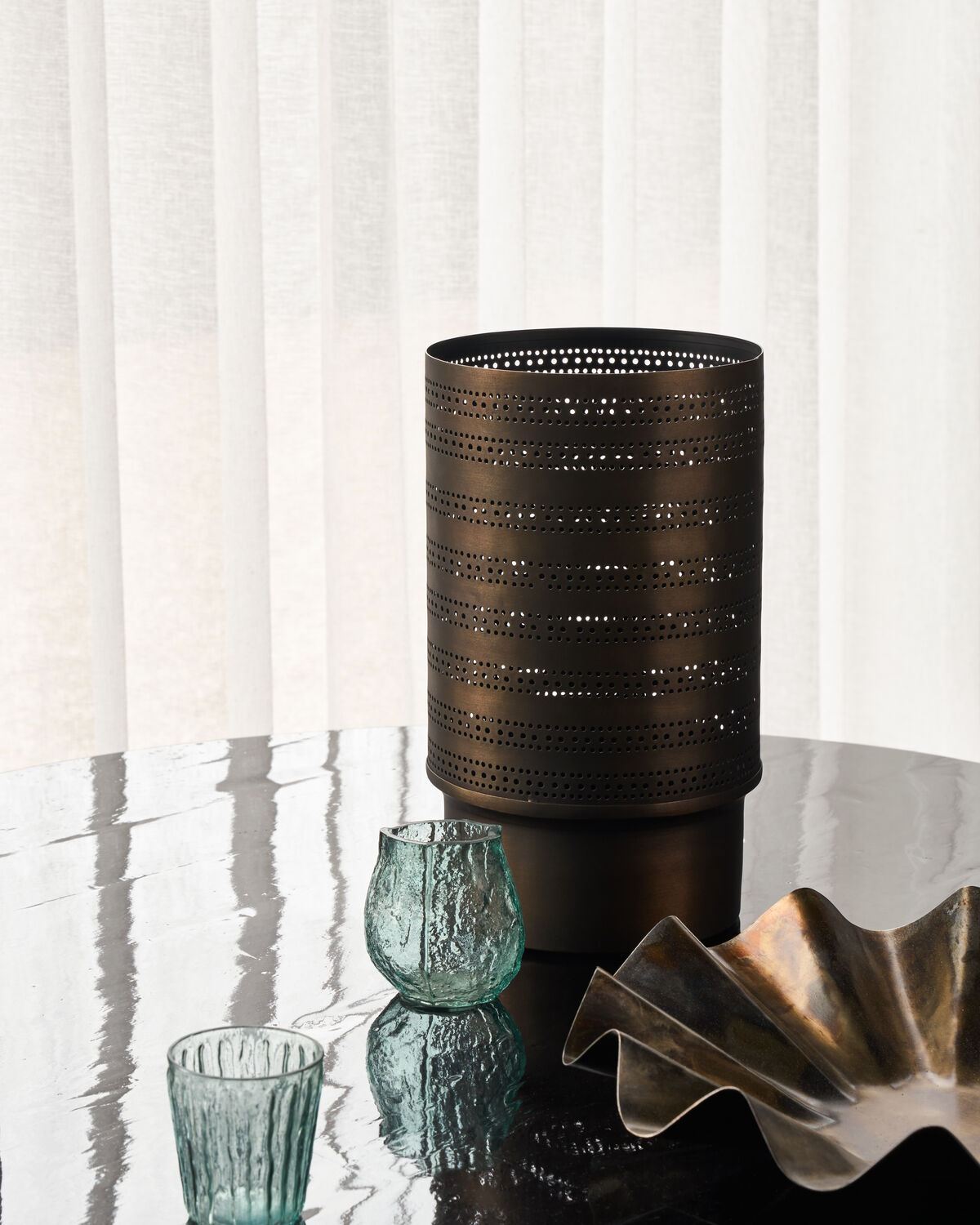 Windlicht, Mesu in Antikes braun präsentiert im Onlineshop von KAQTU Design AG. Kerzenständer ist von House Doctor