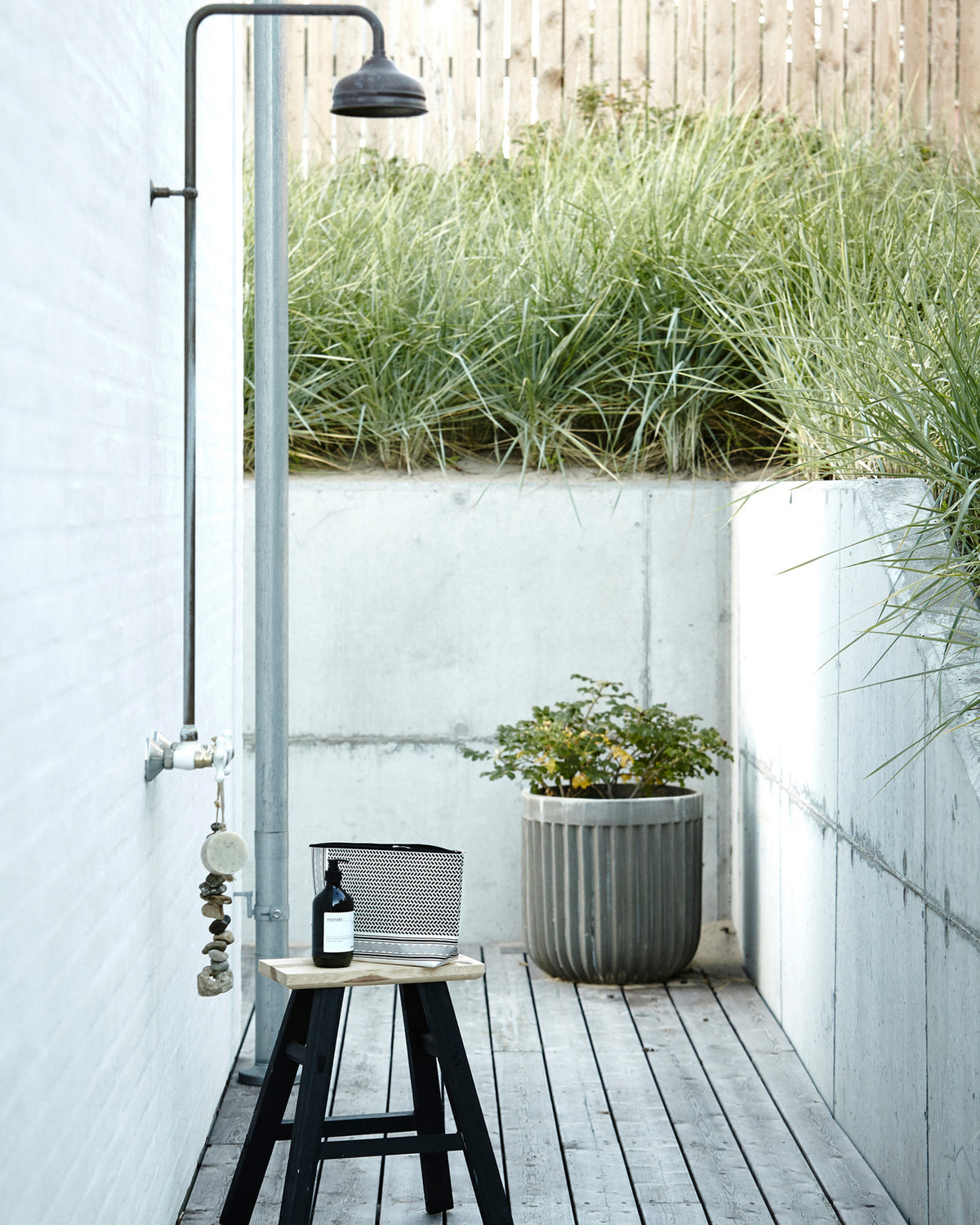 Blumenkasten, Concrete in Hellgrau präsentiert im Onlineshop von KAQTU Design AG. Pflanzentopf Outdoor ist von House Doctor;Blumenkasten, Concrete in Hellgrau präsentiert im Onlineshop von KAQTU Design AG. Pflanzentopf Outdoor ist von House Doctor;Blumenkasten, Concrete in Hellgrau präsentiert im Onlineshop von KAQTU Design AG. Pflanzentopf Outdoor ist von House Doctor