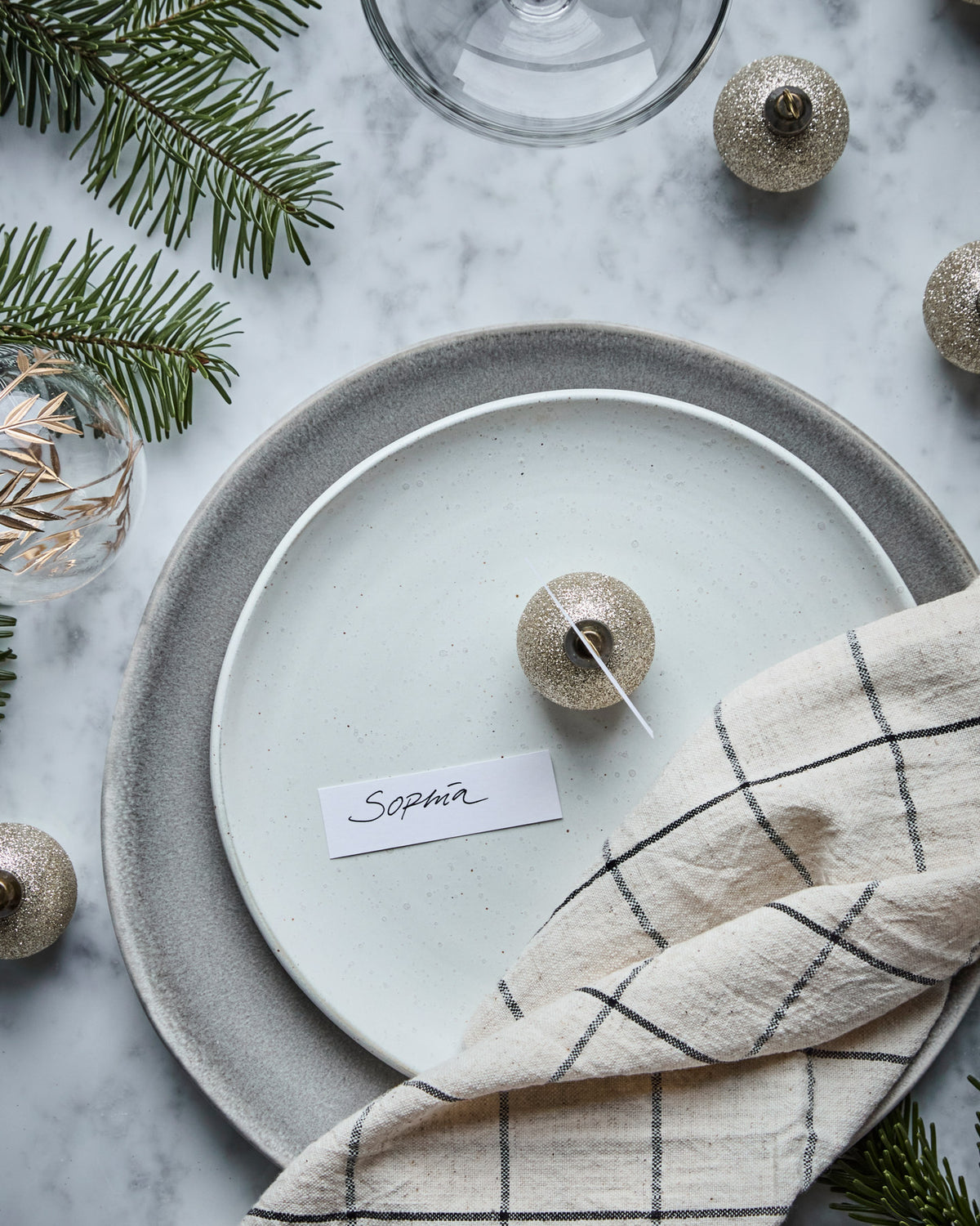 Kartenhalter, HDVisit, Champagner in Champagner präsentiert im Onlineshop von KAQTU Design AG. Weihnachtszubehör ist von House Doctor
