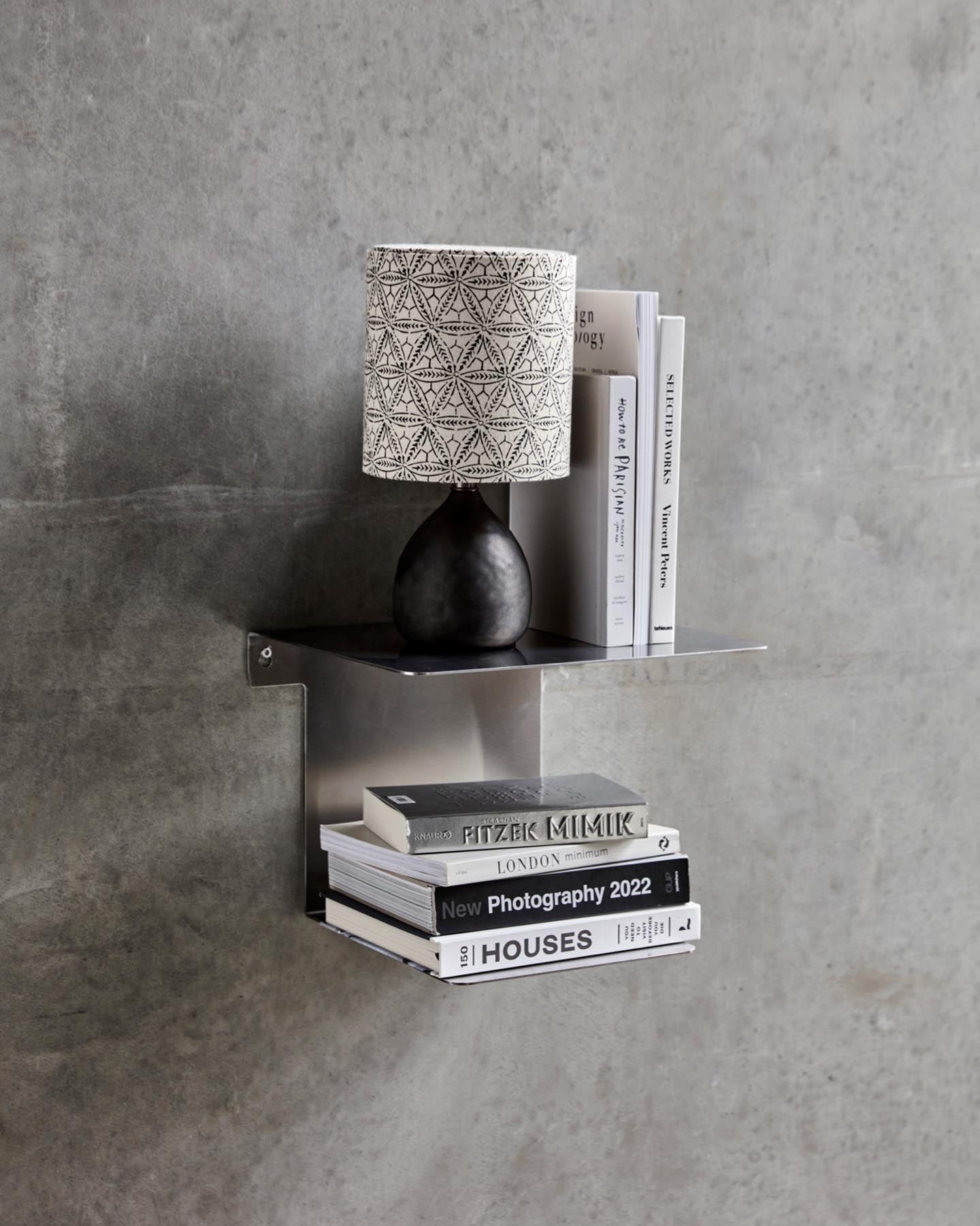 Regal, HDBook, Gebürstetes Silber-Finish in Gebürstetes Silber-Finish präsentiert im Onlineshop von KAQTU Design AG. Wandregal ist von House Doctor