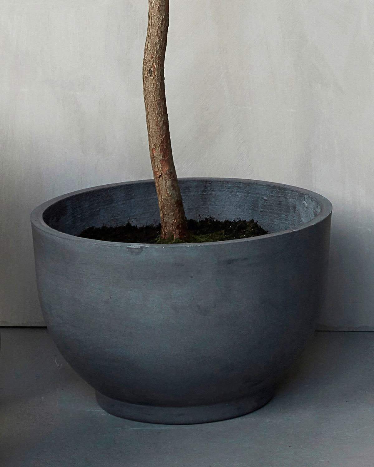 Blumenkasten, Gard V3 in Grau präsentiert im Onlineshop von KAQTU Design AG. Pflanzentopf Outdoor ist von House Doctor