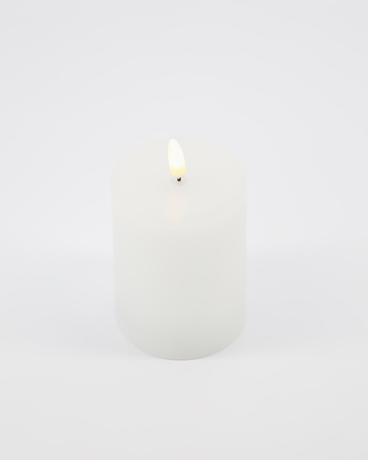 Kerze, LED in Weiss präsentiert im Onlineshop von KAQTU Design AG. Weihnachtszubehör ist von House Doctor