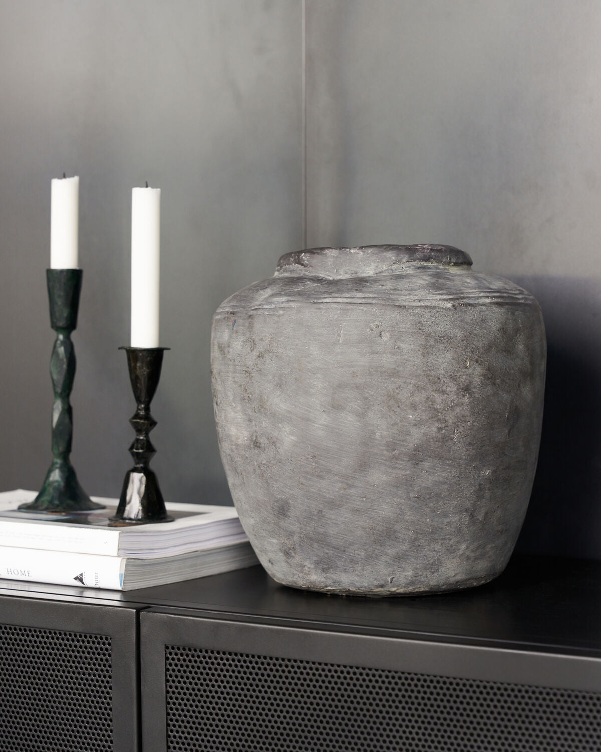 Vase, Rustik in Beton präsentiert im Onlineshop von KAQTU Design AG. Vase ist von House Doctor
