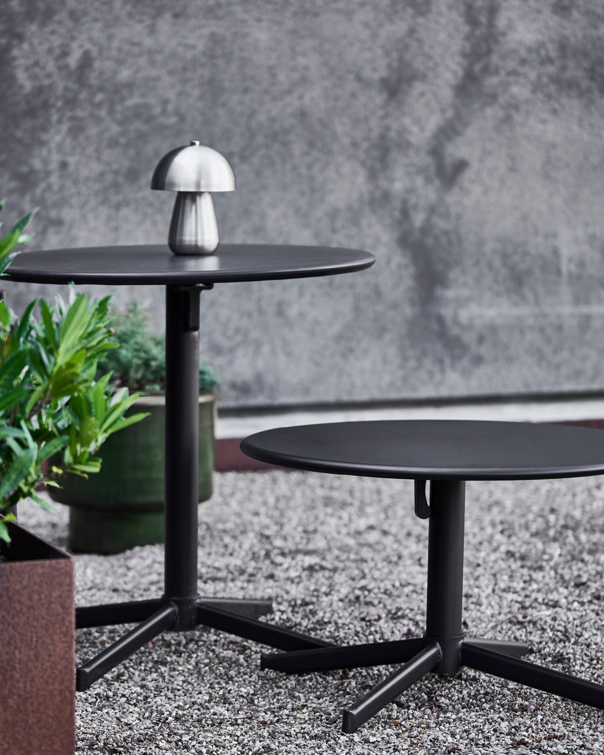 Tisch, HDHelo, Schwarz in Schwarz präsentiert im Onlineshop von KAQTU Design AG. Gartentisch ist von House Doctor