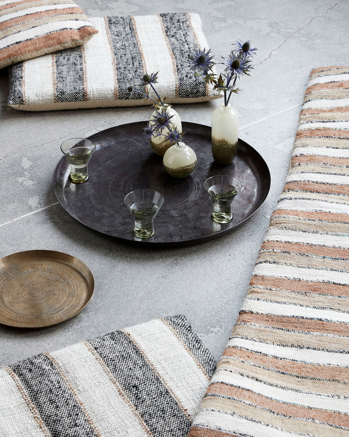 Tablett, Jhansi in Antikes Messing-Finish präsentiert im Onlineshop von KAQTU Design AG. Tablett ist von House Doctor