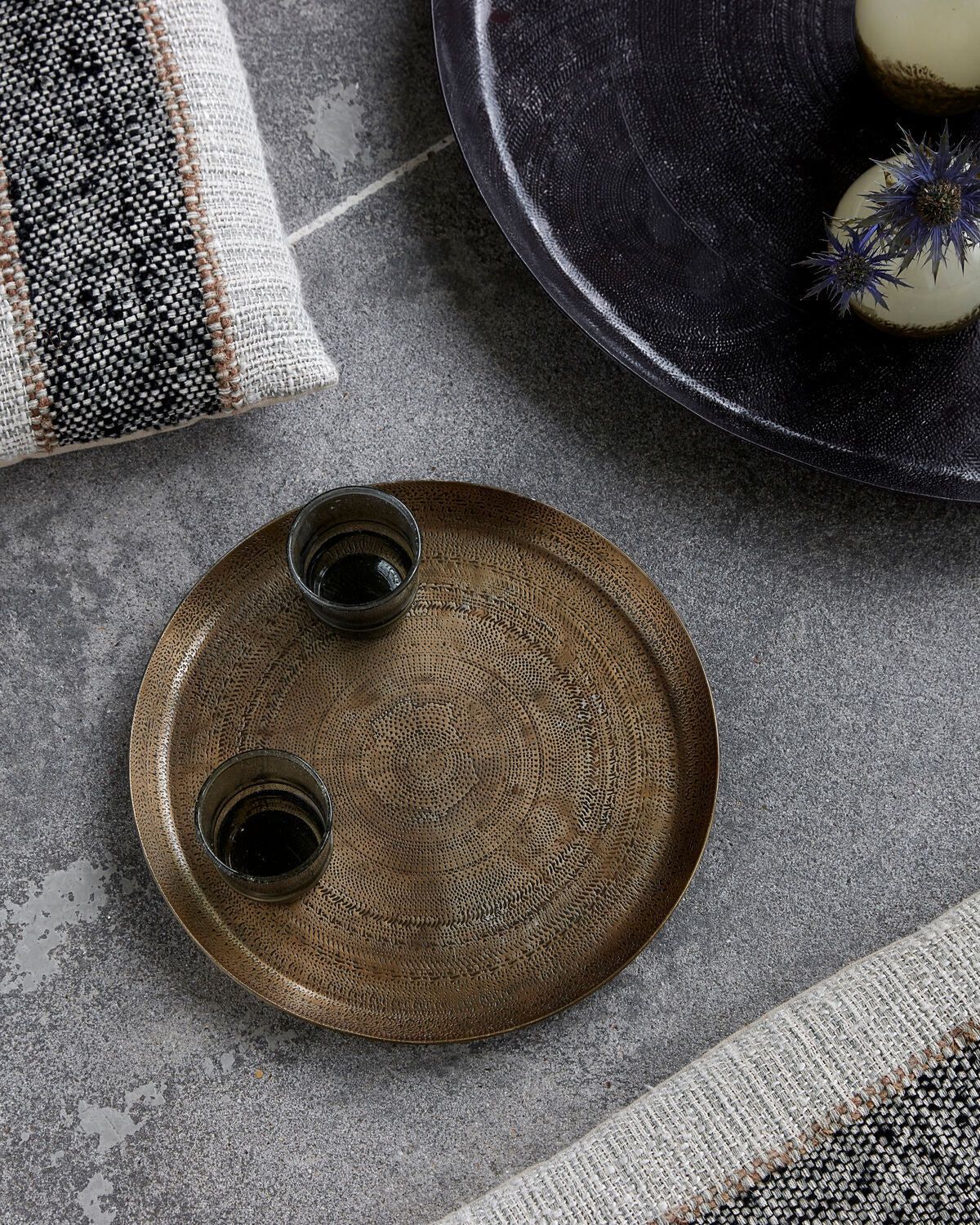 Tablett, Jhansi in Antikes Messing-Finish präsentiert im Onlineshop von KAQTU Design AG. Tablett ist von House Doctor