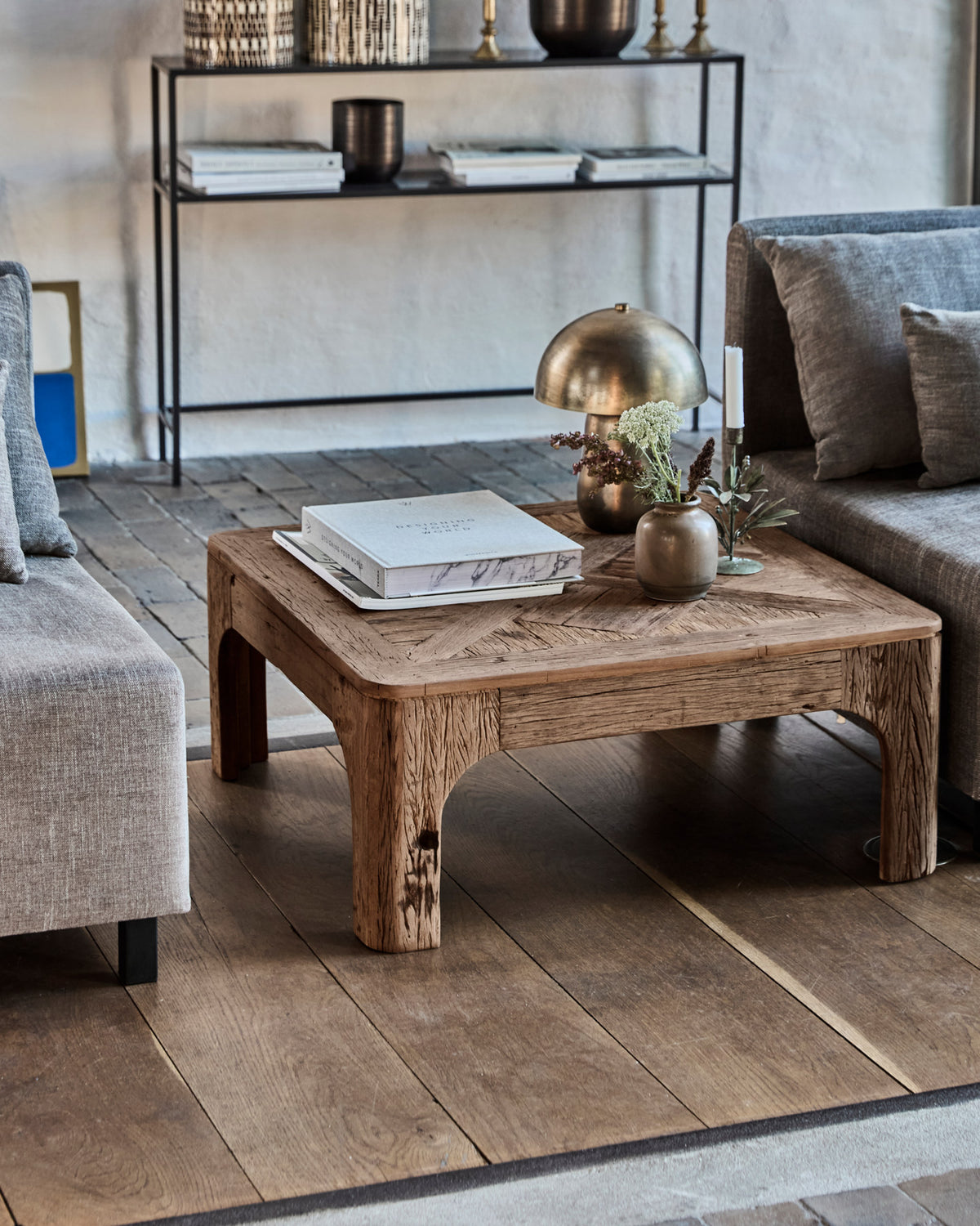 Quadratischer Couchtisch HDCoff in Natur aus Holz mit Paneelenmuster