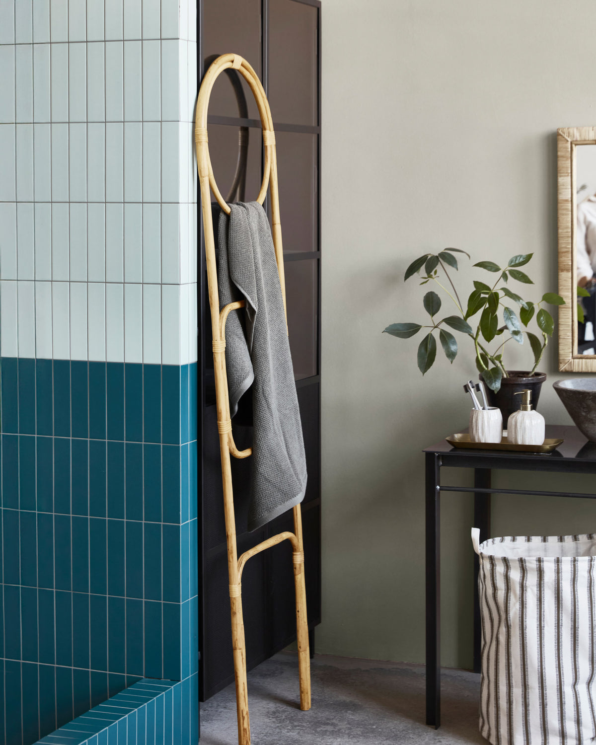 Deko-Leiter, HDLadder, Natur in Natur präsentiert im Onlineshop von KAQTU Design AG. Kleiderständer ist von House Doctor