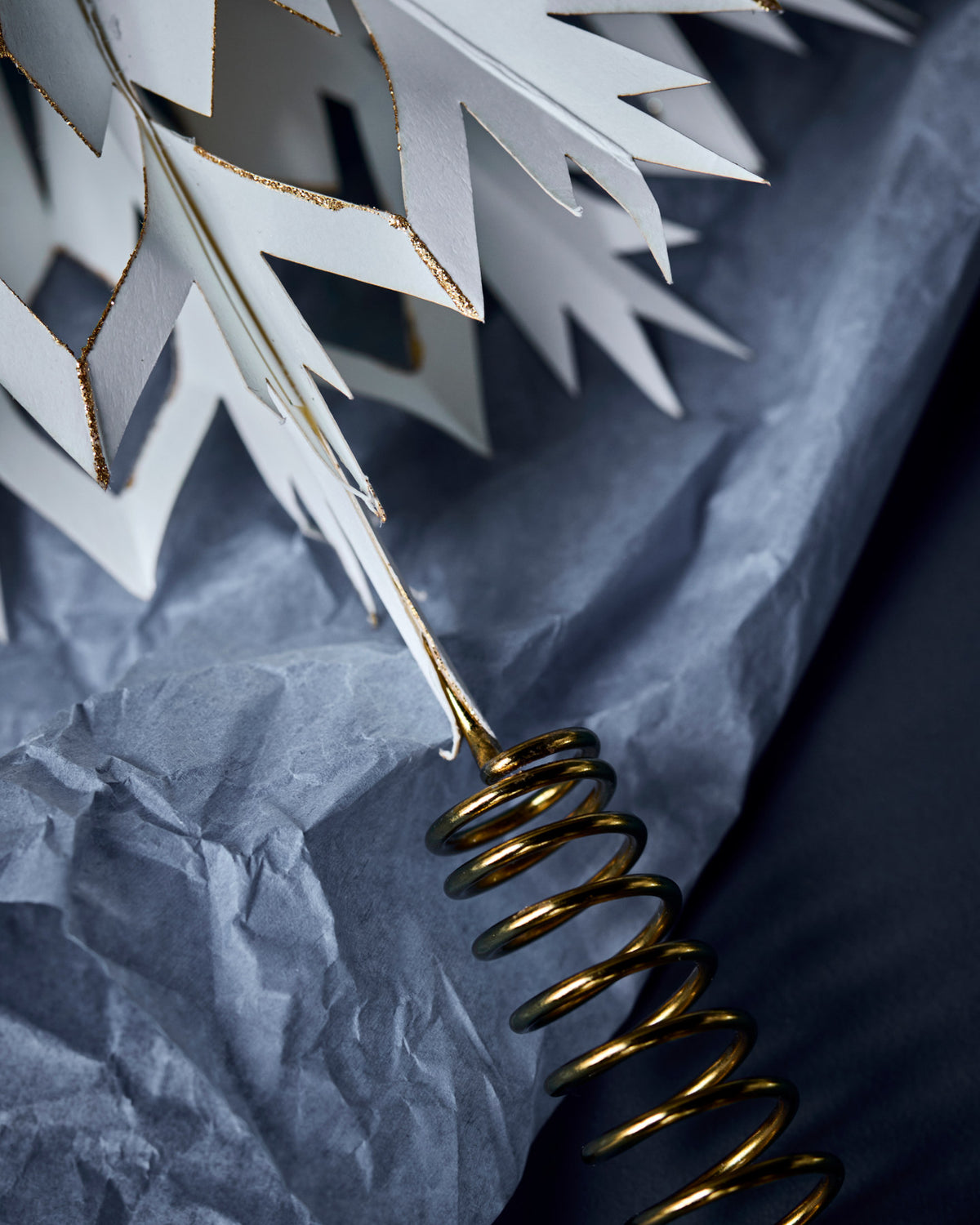 Weihnachtsbaumstern, HDAlsta, Weiß;Gold in Weiß, Gold präsentiert im Onlineshop von KAQTU Design AG. Aufbewahrungskorb ist von House Doctor