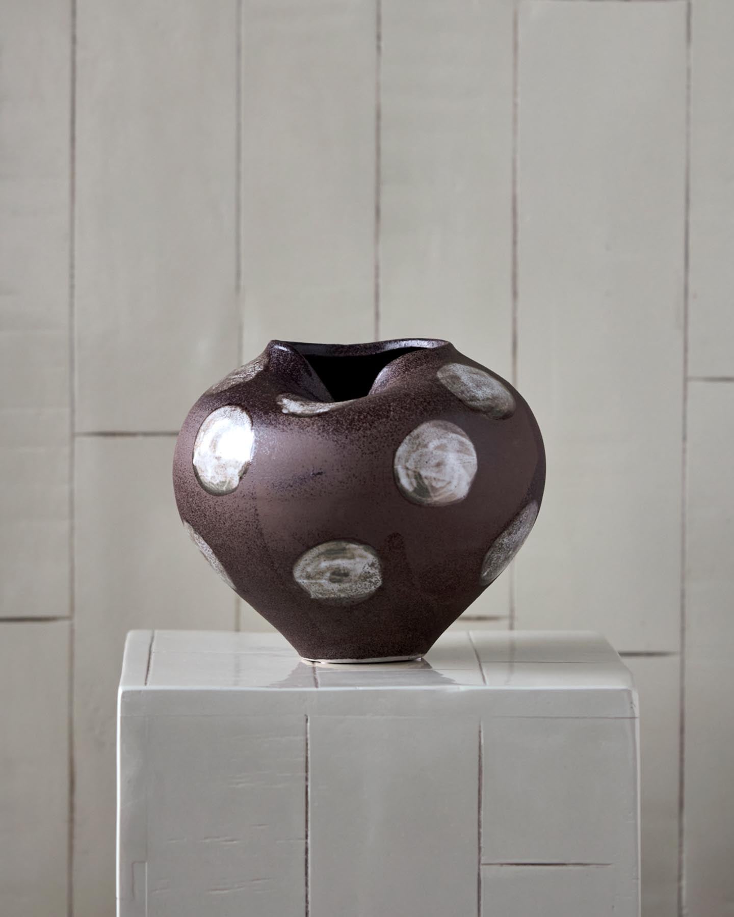 Vase, HDExpo, Braun;Off-White in Braun, Off-White präsentiert im Onlineshop von KAQTU Design AG. Vase ist von House Doctor