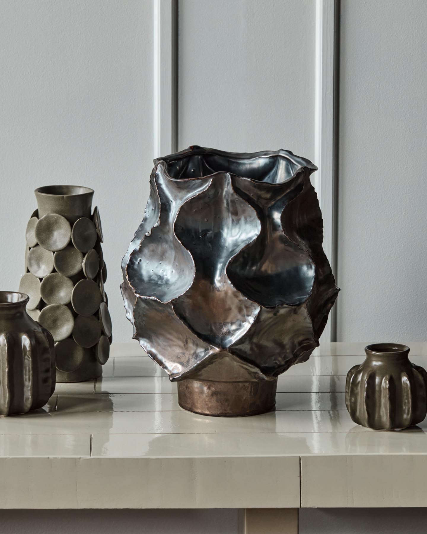 Vase, HDWaves, Antik-Metall in Antik-Metall präsentiert im Onlineshop von KAQTU Design AG. Vase ist von House Doctor