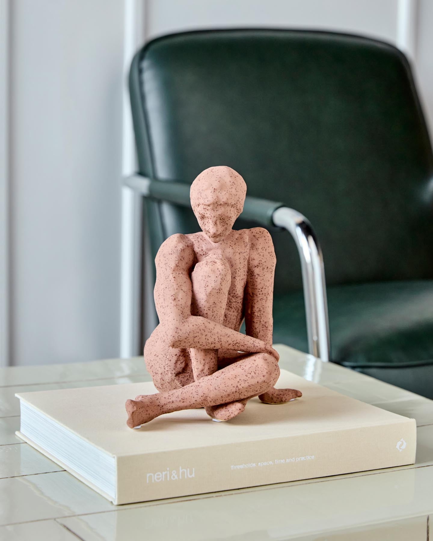 Dekorationsobjekt, HDWoman, Braun in Braun präsentiert im Onlineshop von KAQTU Design AG. Kunstgegenstände ist von House Doctor