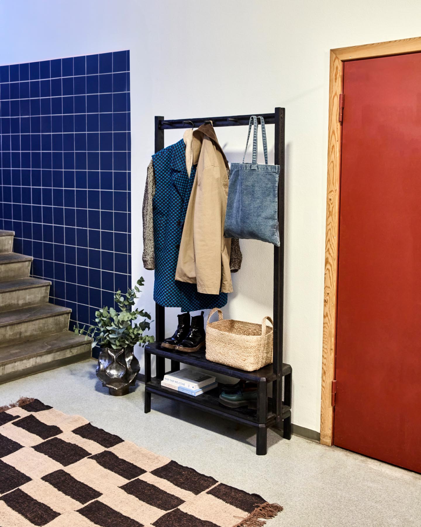 Hakenleiste, HDMono, Schwarz in Schwarz präsentiert im Onlineshop von KAQTU Design AG. Kleiderhaken ist von House Doctor