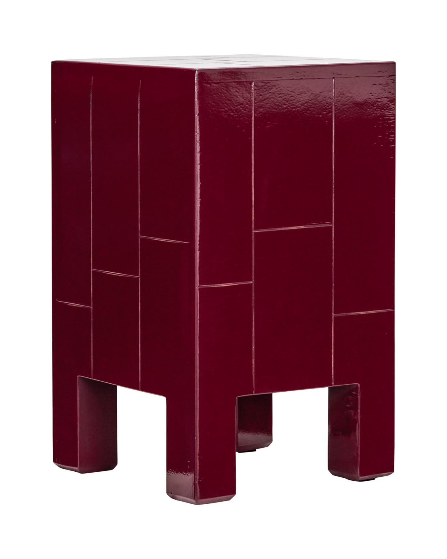 Entdecken Sie den HDBrick Beistelltisch in Rot von House Doctor – ein einzigartiges, handgefertigtes Design-Highlight, das jedem Raum modernen Charme verleiht.