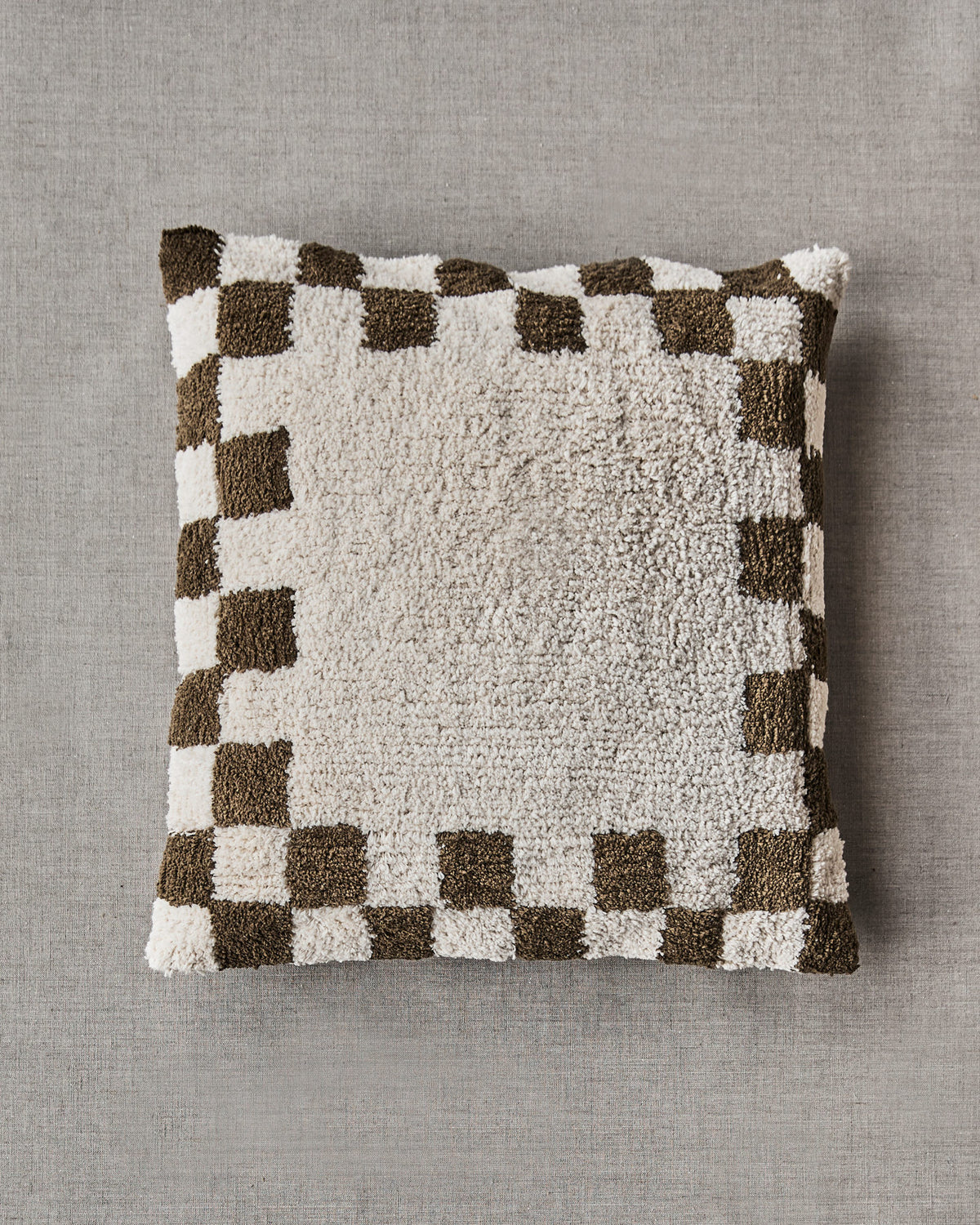 Kissenbezug, HDChess, Grün;Off-White in Grün, Off-White präsentiert im Onlineshop von KAQTU Design AG. Deko Kissenbezug ist von House Doctor