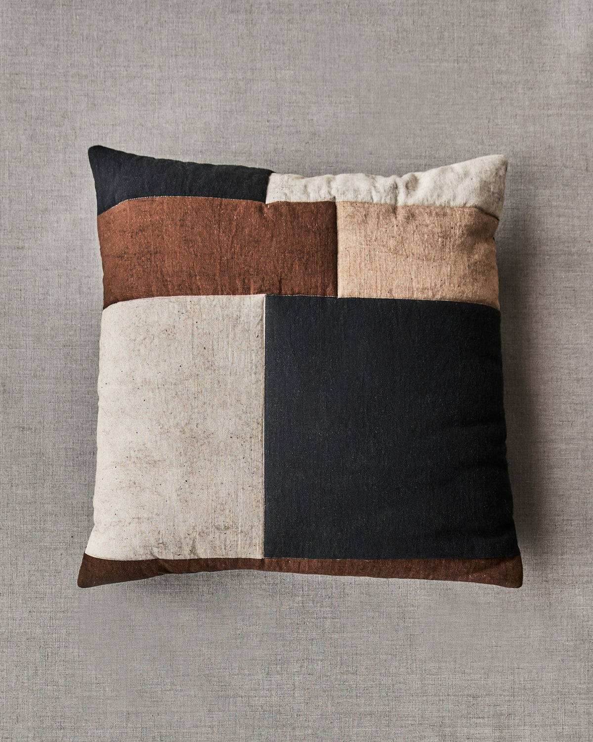 Kissenbezug, HDPatch, Schwarz;Sand;Braun in Schwarz, Sand, Braun präsentiert im Onlineshop von KAQTU Design AG. Deko Kissenbezug ist von House Doctor