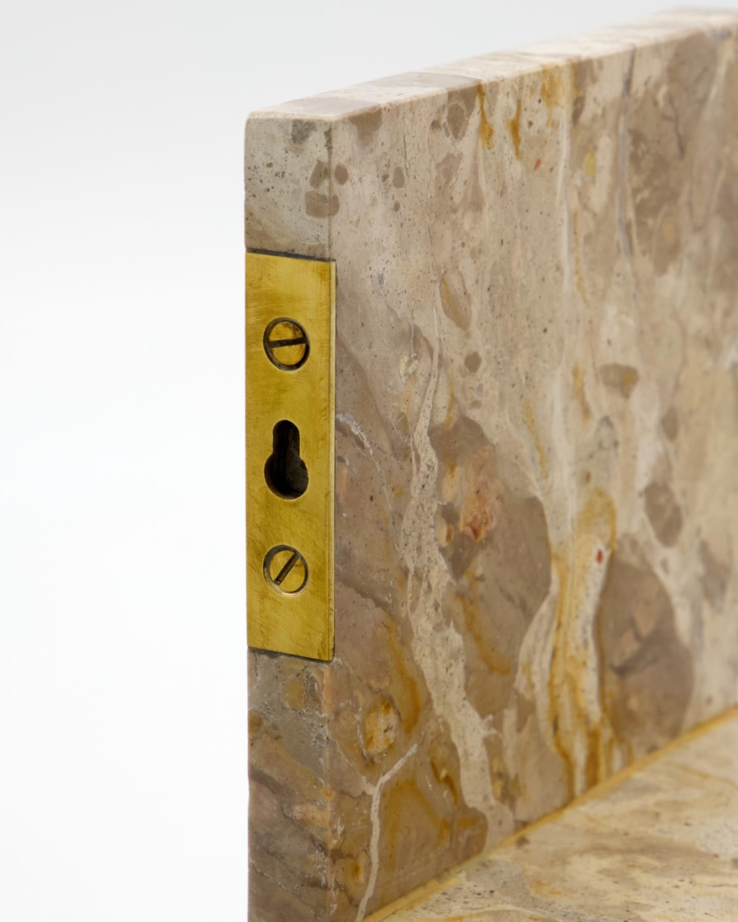 Regal, HDMarr, Beiger Marmor in Beiger Marmor präsentiert im Onlineshop von KAQTU Design AG. Wandregal ist von House Doctor